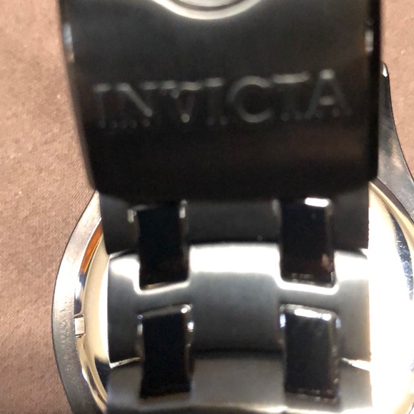 INVICTA RED DIVERS WATCH - Picture 3 of 5